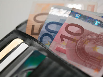 ΤτΕ: Στο 4,5% η ύφεση το 2013