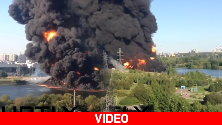 Ρωσία: Στις φλόγες ο ποταμός Μασκβά
