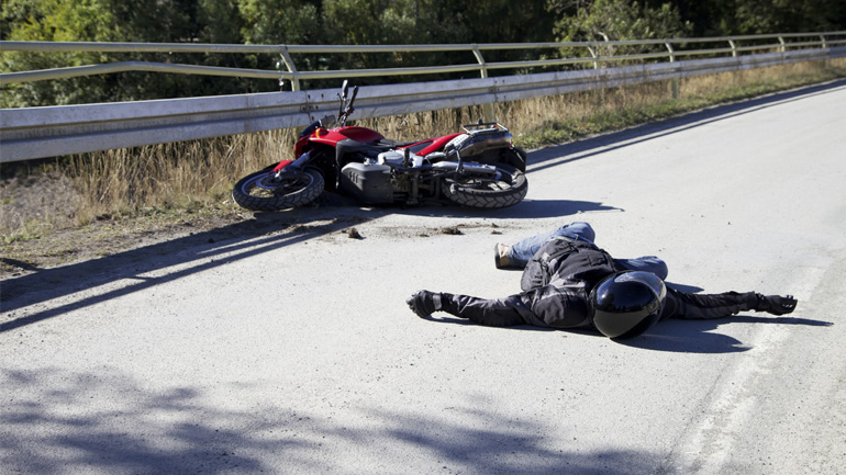 Η βόλτα με τη μηχανή κατέληξε στο… νοσοκομείο!