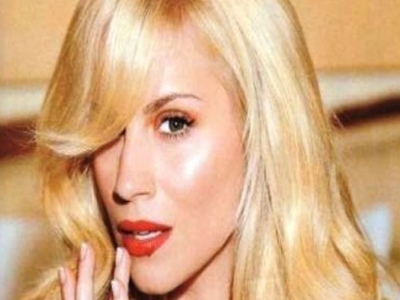 Τί την σοκάρει;