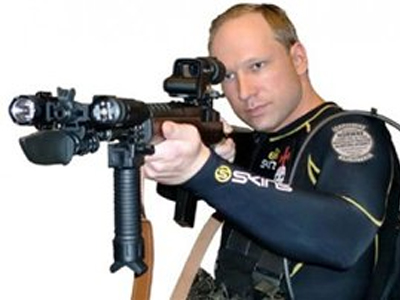 Τηλεφωνούσε στην Αστυνομία την ώρα του μακελειού