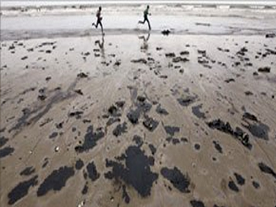 Πετρελαιοκηλίδα κοντά στο Μουμπάι