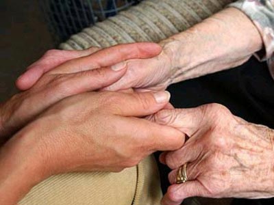 Ηλεία: «Ζεστό» χρήμα για τους εργαζομένους του «Βοήθεια στο Σπίτι»