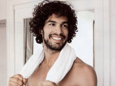 Ο Νίκος Αναδιώτης και το… γυαλί