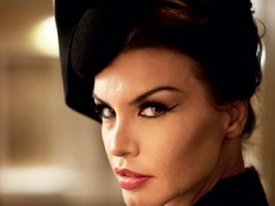 H Νίνα και η μητρότητα