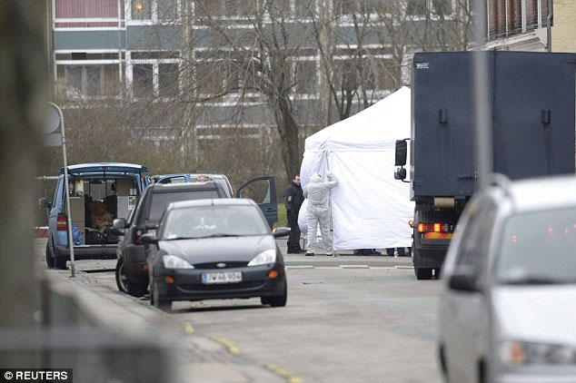 Ο σιδηροδρομικός σταθμός στη συνοικία Νορέμπρο