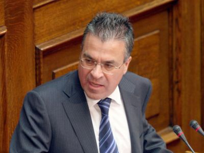 «Είμαι με τη Δούρου»