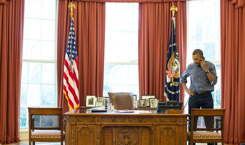 Όταν ο Ομπάμα τηλεφώνησε στον Πούτιν…