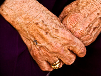 Κάρυστος: Αδίστακτοι ληστές χτύπησαν και λήστεψαν 88χρονη μέσα στο σπίτι της