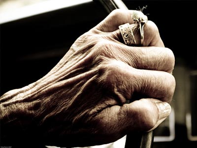 Λήστεψαν ηλικιωμένη στη Λάρισα