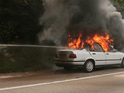 Κάηκε ζωντανή μέσα στο αυτοκίνητό της Κάηκε ζωντανή μέσα στο αυτοκίνητό της
