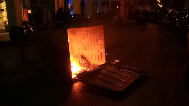 «Λαμπάδιασαν» κάδοι απορριμμάτων στην Πάτρα