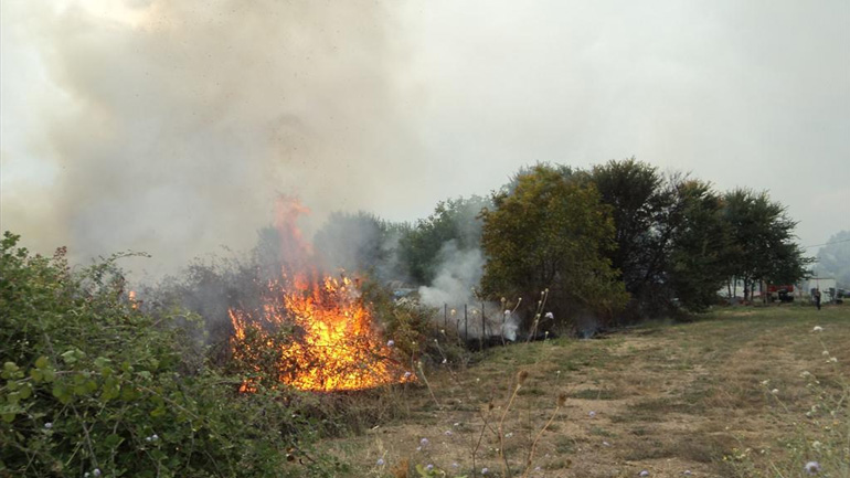 Φωτιά σε υπαίθρια έκταση στο Κορωπί