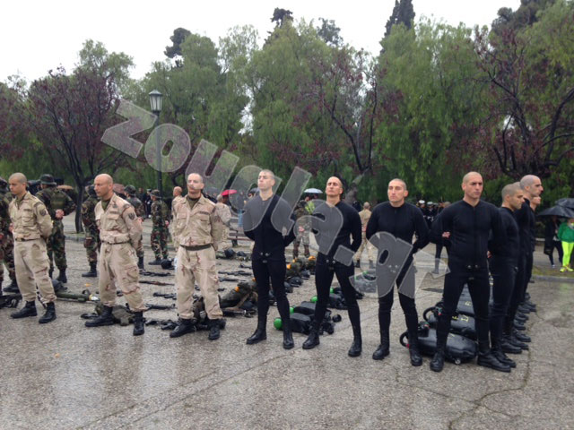 Μέλη του επίλεκτου σώματος 'Ομάδα Υποβρύχιων Καταστροφών'