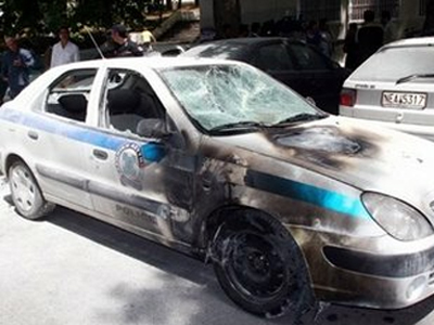 Επίθεση σε περιπολικό στην Πέτρου Ράλλη Επίθεση σε περιπολικό στην Πέτρου Ράλλη