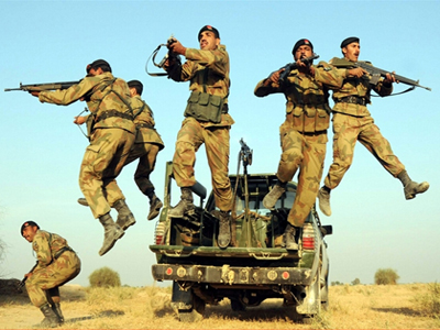 Αιματηρές συγκρούσεις στο Πακιστάν