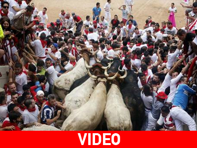 Βάφτηκαν στο αίμα τα σοκάκια στην Παμπλόνα Βάφτηκαν στο αίμα τα σοκάκια στην Παμπλόνα