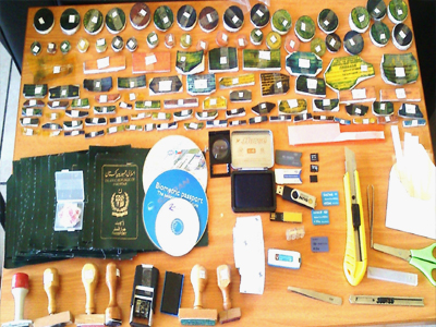 Ηράκλειο: Αποκαλύφθηκε κύκλωμα Ρουμάνων πλαστογράφων Ηράκλειο: Αποκαλύφθηκε κύκλωμα Ρουμάνων πλαστογράφων