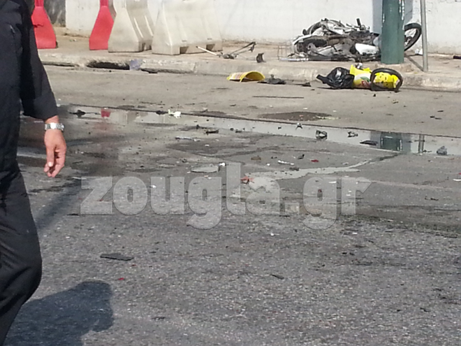 Συντρίμμια και λάδια στην άσφαλτο