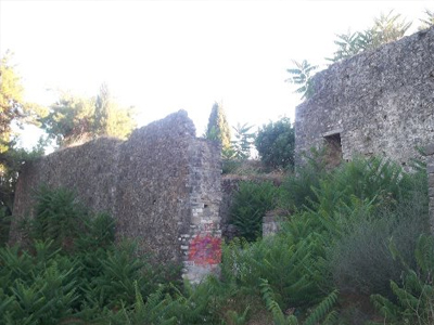 Εικόνες εγκατάλειψης στο Κάστρο της Πάργας