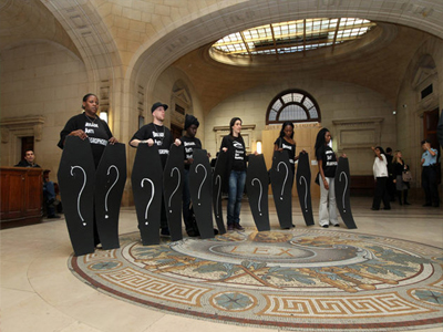 Γαλλία: Αποζημιώσεις στους συγγενείς θυμάτων από εμπρησμό