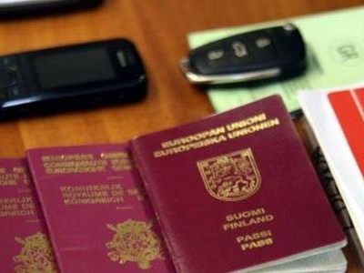 Επιχείρησε να ταξιδέψει παράνομα