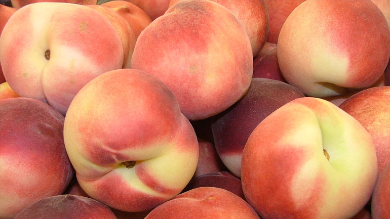 Δέσμευση 1,8 τόνων ροδάκινων χωρίς σήμανση