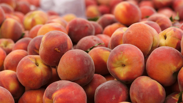 Κοζάνη: Δωρεάν διανομή ροδάκινων σε ευπαθείς κοινωνικές ομάδες