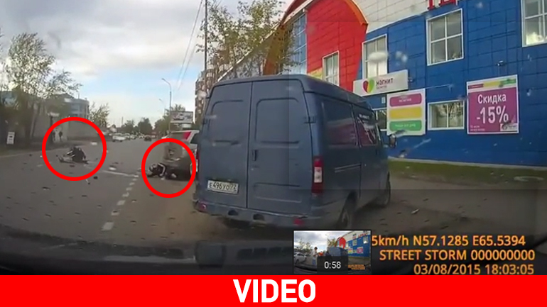 Καρέ καρέ η παράσυρση πεζού από μηχανή