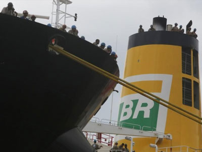 Βραζιλία: Φονική έκρηξη σε πλωτή εξέδρα της Petrobras