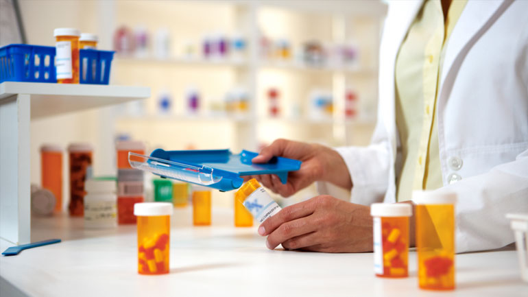 Διέρρηξαν φαρμακείο στη Θεσσαλονίκη και έκλεψαν… ληγμένα