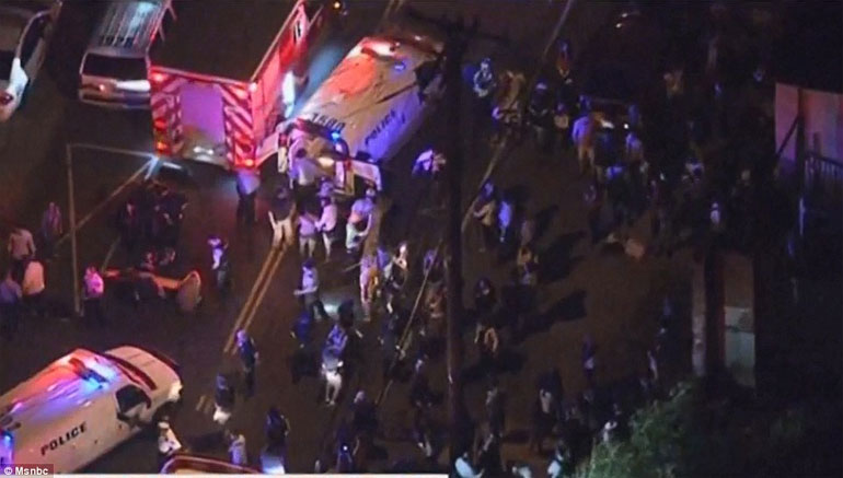 Πλήθος ασθενοφόρων στον τόπο της τραγωδίας