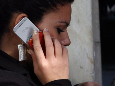 Παγκόσμια Τράπεζα: Τα 2/3 των κατοίκων έχει κινητό τηλέφωνο