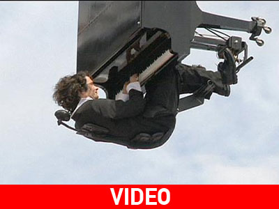 Ιπτάμενος και… πιανίστας!