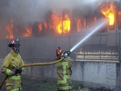 Βάλανε φωτιά στα τρένα επειδή καθυστέρησαν