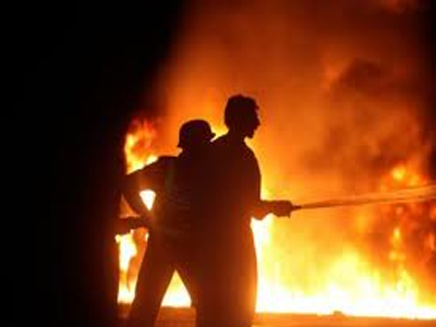 Πυρκαγιά σε μάντρα ανταλλακτικών στον Απρόπυργο