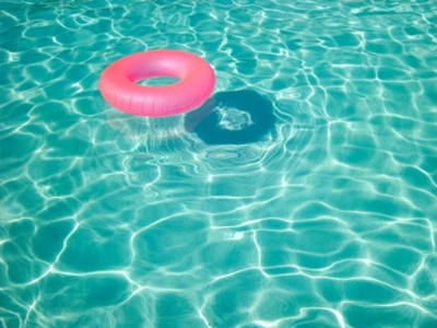 Από την πισίνα στη… ΜΕΘ