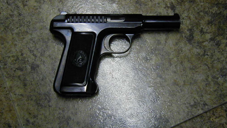 Χειροπέδες σε 37χρονο για παράνομο όπλισμο