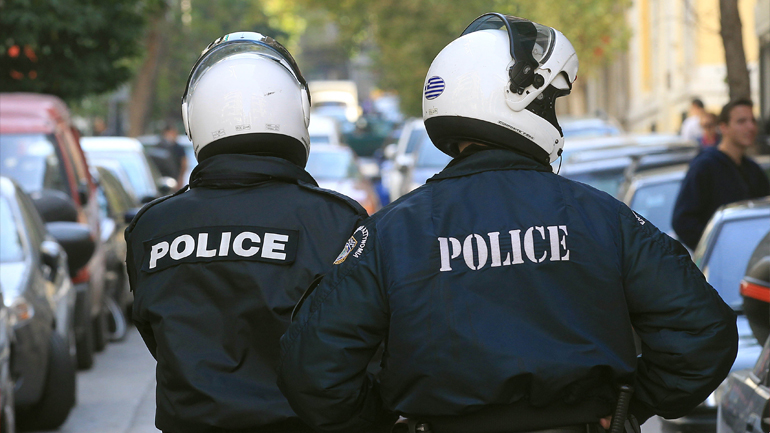 Τα λαθραία τσιγάρα έφεραν χειροπέδες