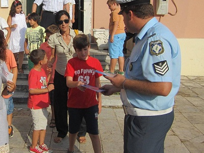 Κέρκυρα: Θα μοιράσουν φυλλάδια στους μαθητές οι τροχονόμοι