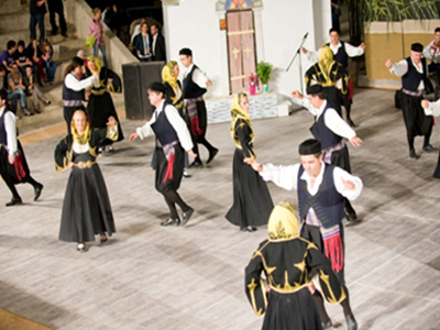 Χοροί και τραγούδια από κάθε γωνιά της χώρας μας