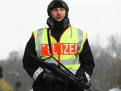 Συλλήψεις μελών νεοναζιστικής ομάδας στη Γερμανία