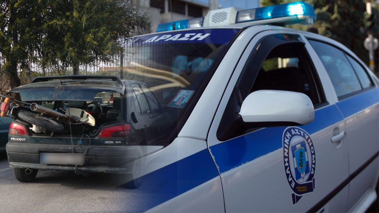 Είχε φορτώσει το κλεμμένο μηχανάκι στο… παράνομο αμάξι!