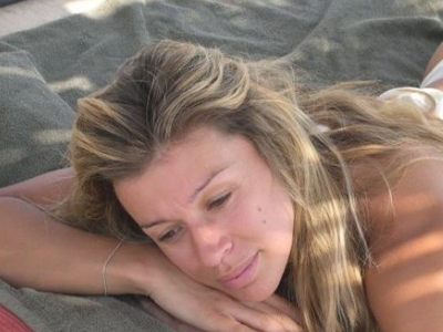 Δεν κρύβει τα χρόνια της