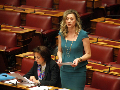 Η Ραχήλ μόνη…