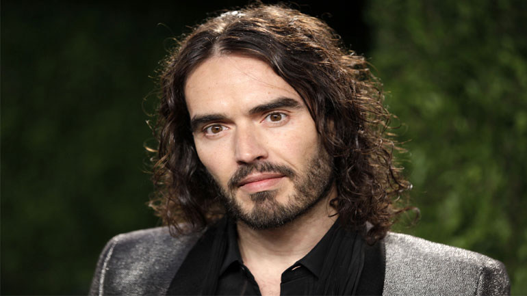 Ράσελ Μπραντ: Εκστρατεία υπέρ των Εργατικών μέσω Twitter