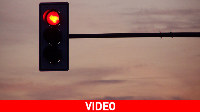 Γι’ αυτό και σταματάμε στο κόκκινο!