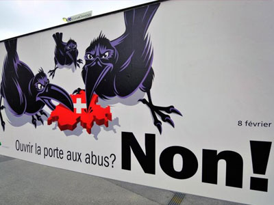 «Ναι» στο τέλος της μαζικής εισροής μεταναστών ψήφισαν οι Ελβετοί