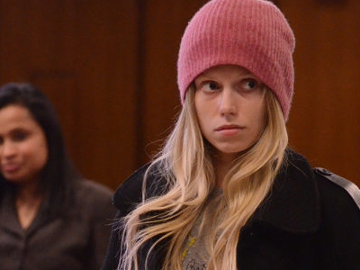 Tο μήλο κάτω από τη μηλιά