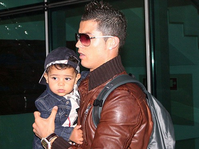 Φτυστός ο πατέρας του!